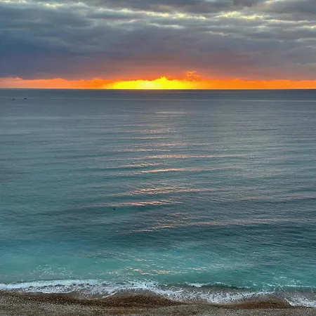 View 180 Апартаменты *